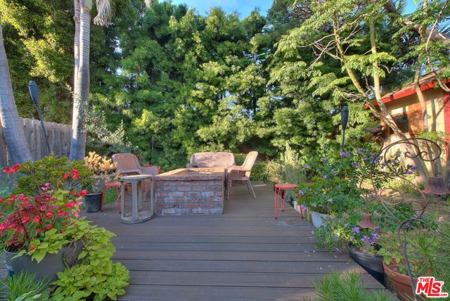 305 W Ellis Avenue, Inglewood, CA 90302