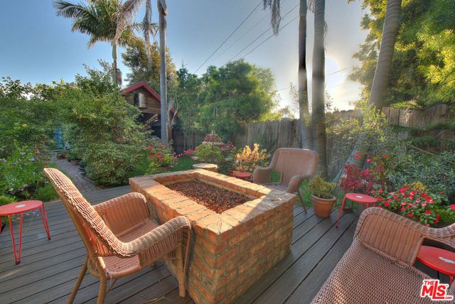 305 W Ellis Avenue, Inglewood, CA 90302