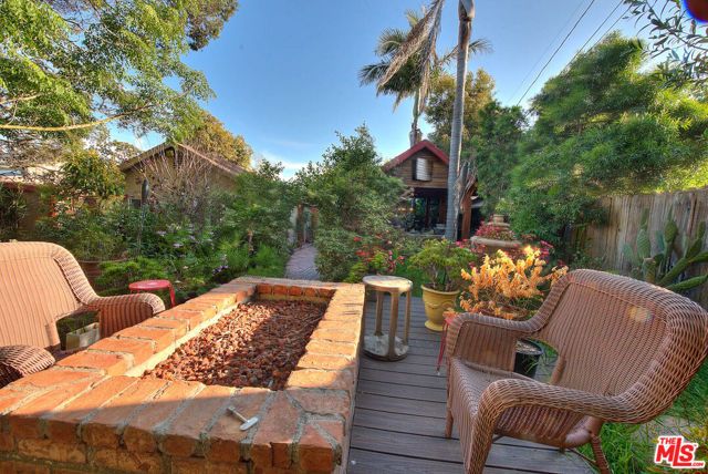 305 W Ellis Avenue, Inglewood, CA 90302