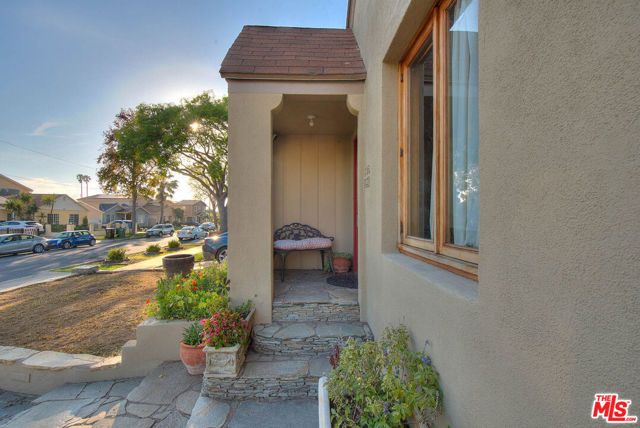 305 W Ellis Avenue, Inglewood, CA 90302