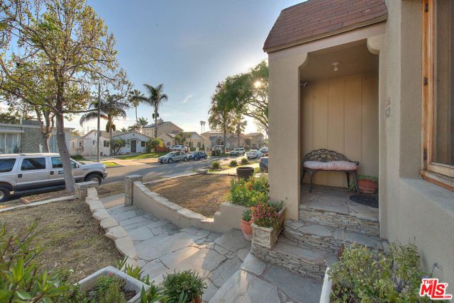 305 W Ellis Avenue, Inglewood, CA 90302