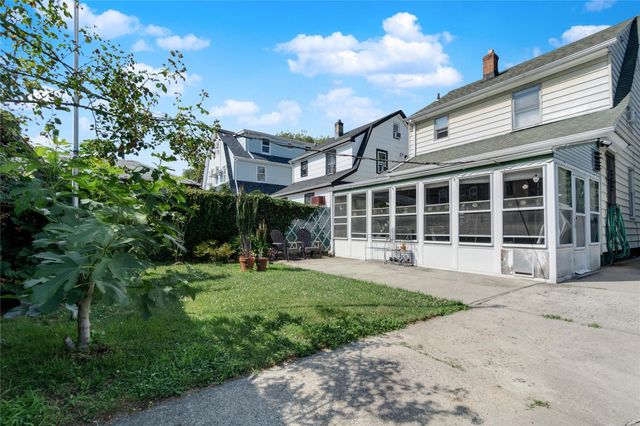 8946 215th Place, Queens Village, NY 11427