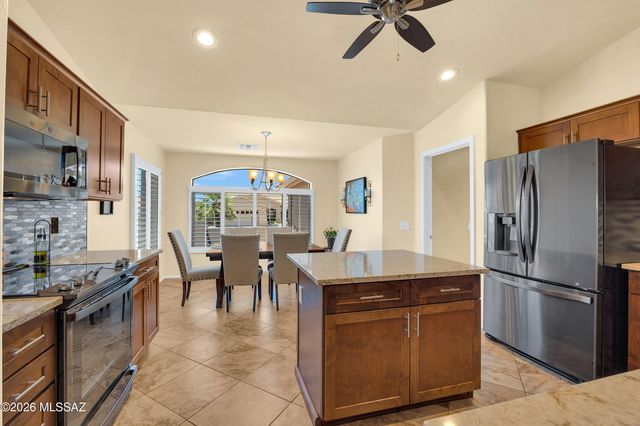 61852 E Sandlewood Road, Tucson, AZ 85739