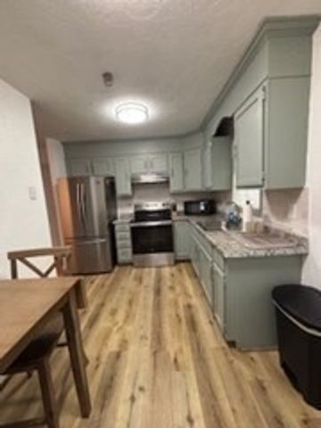 26 High St A, Millbury, MA 01527