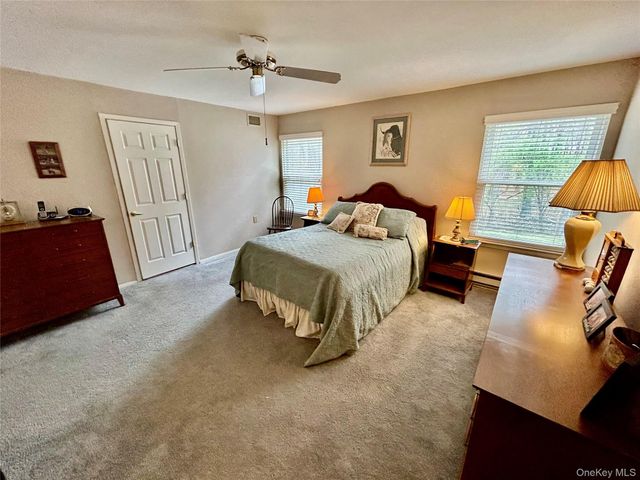 520 Cranston Lane, Ridge, NY 11961