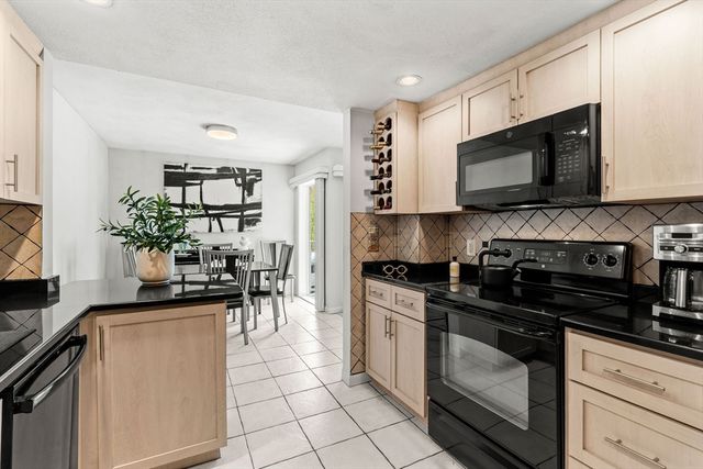 1100 Salem 65, Lynnfield, MA 01940