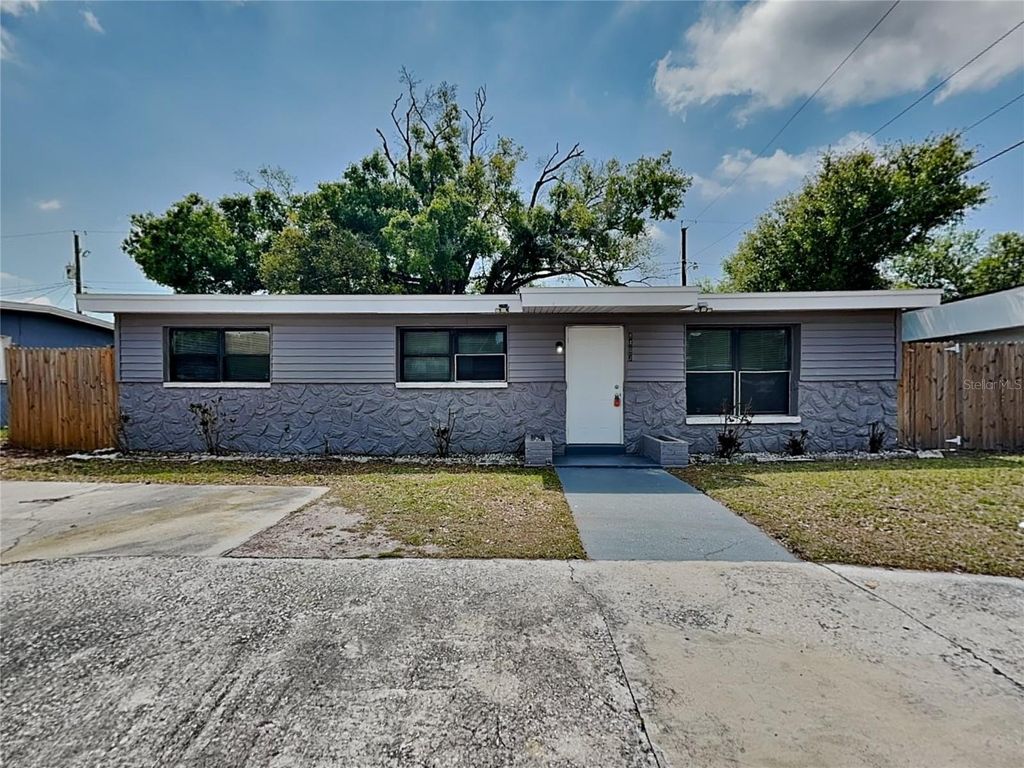 8403 LIBBY LANE, Tampa, FL 33619