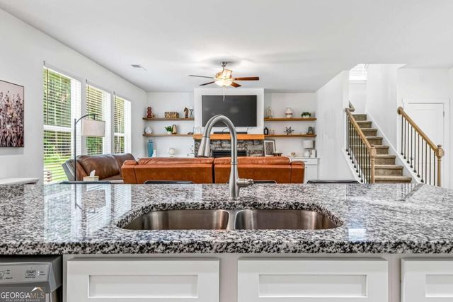 261 Breckens Way, Statham, GA 30666