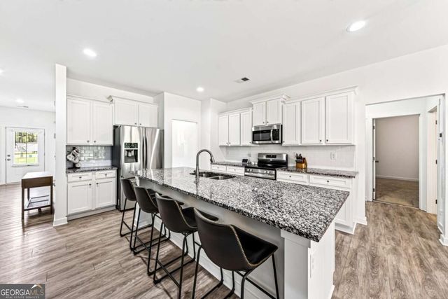261 Breckens Way, Statham, GA 30666