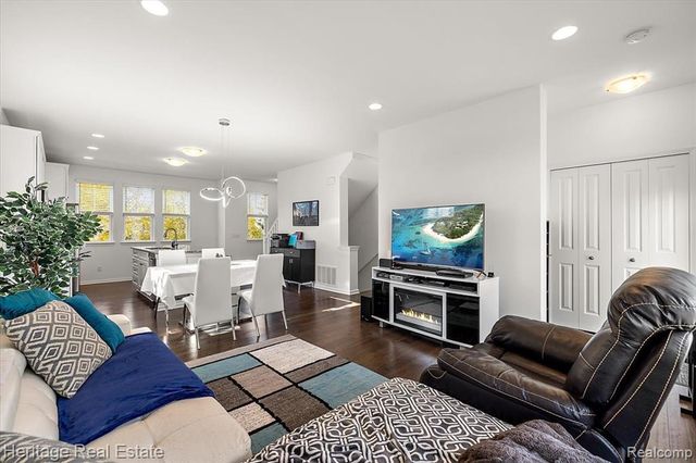 3741 W Madison Avenue, Lake Orion, MI 48359