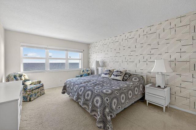 1069 Hillsboro Mile 802, Hillsboro Beach, FL 33062