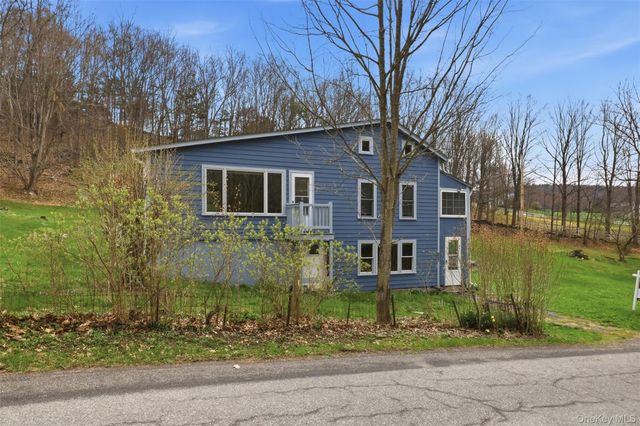 461 White Schoolhouse, Rhinebeck, NY 12572