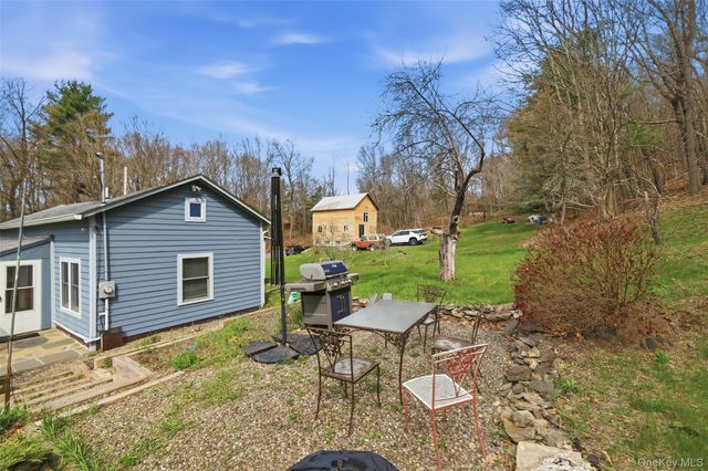 461 White Schoolhouse, Rhinebeck, NY 12572