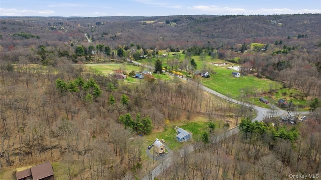 461 White Schoolhouse, Rhinebeck, NY 12572