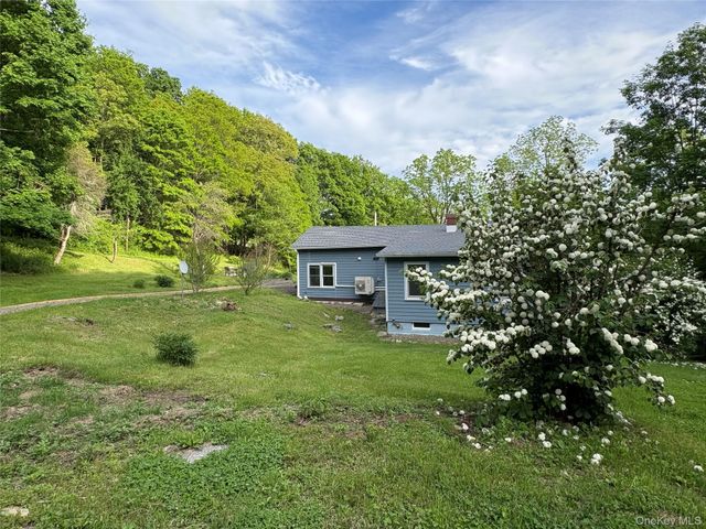 461 White Schoolhouse, Rhinebeck, NY 12572