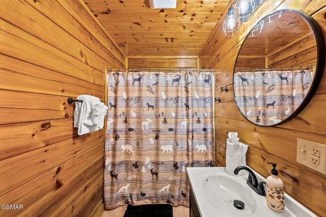 2157 Red Bud Road, Sevierville, TN 37876