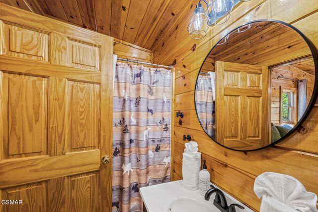 2157 Red Bud Road, Sevierville, TN 37876