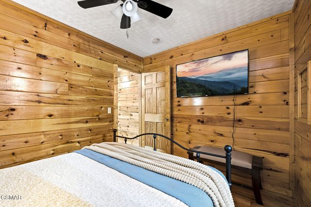 2157 Red Bud Road, Sevierville, TN 37876