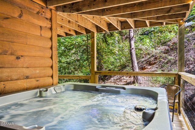 2157 Red Bud Road, Sevierville, TN 37876