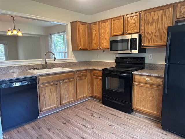 2416 Casey CT, Virginia Beach, VA 23454