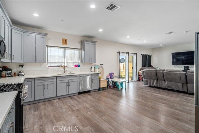 10121 Margery Avenue, California City, CA 93505