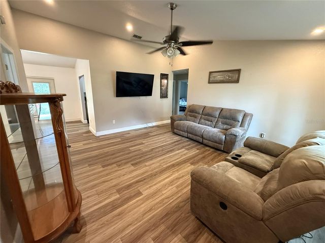 10 EMERALD TRAIL, Ocala, FL 34472