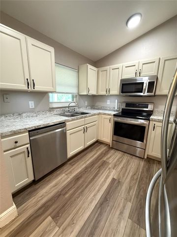 10 EMERALD TRAIL, Ocala, FL 34472