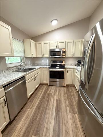 10 EMERALD TRAIL, Ocala, FL 34472