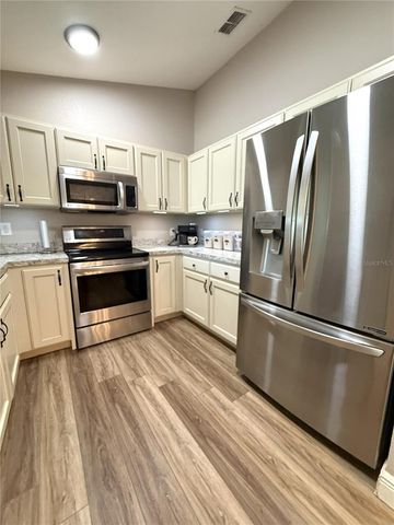 10 EMERALD TRAIL, Ocala, FL 34472