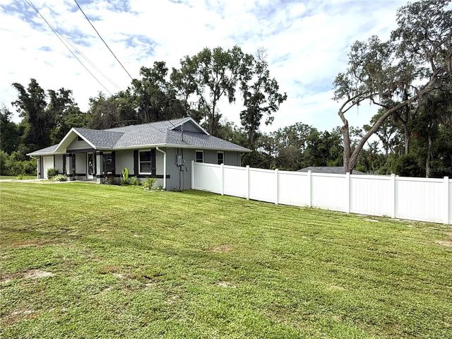 10 EMERALD TRAIL, Ocala, FL 34472