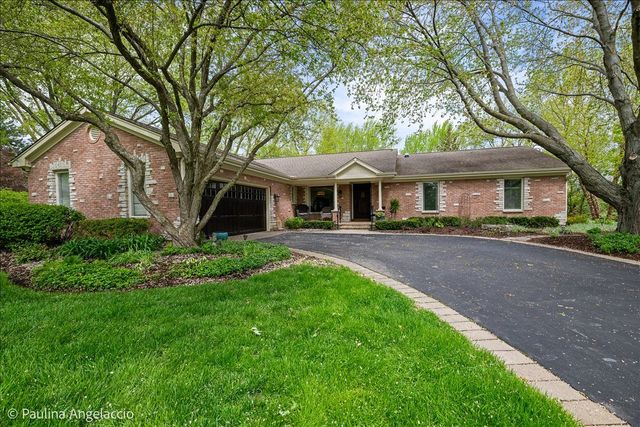 570 Hillside Court, Barrington, IL 60010