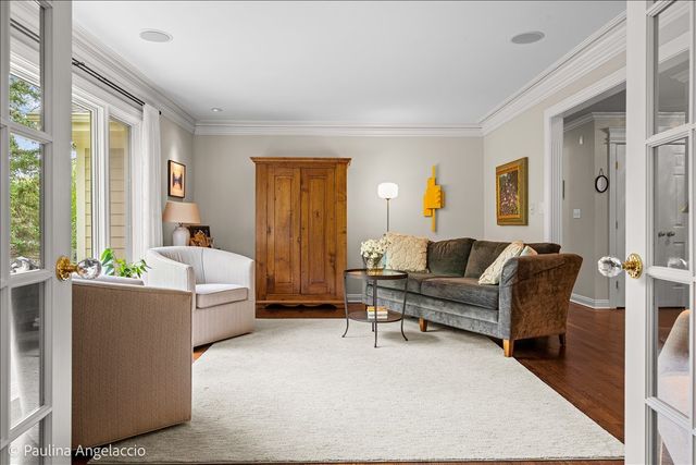 570 Hillside Court, Barrington, IL 60010
