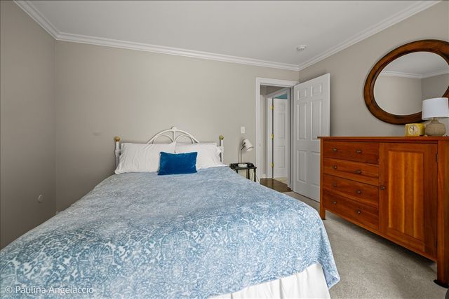 570 Hillside Court, Barrington, IL 60010