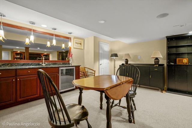 570 Hillside Court, Barrington, IL 60010