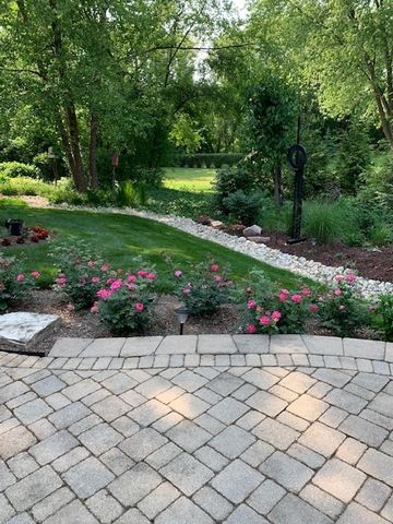 570 Hillside Court, Barrington, IL 60010