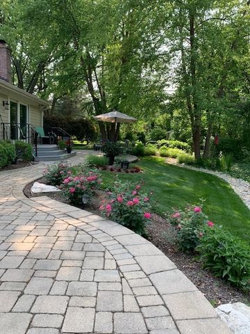 570 Hillside Court, Barrington, IL 60010