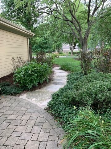 570 Hillside Court, Barrington, IL 60010