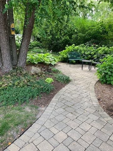 570 Hillside Court, Barrington, IL 60010