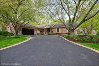 570 Hillside Court, Barrington, IL 60010