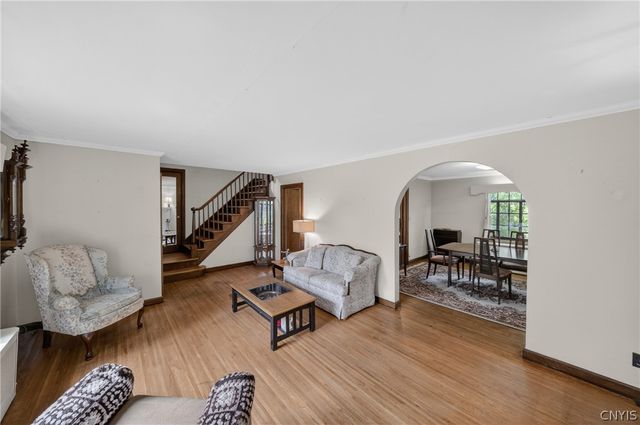307 Demong Dr, Syracuse, NY 13214