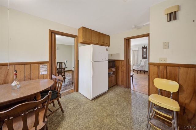 307 Demong Dr, Syracuse, NY 13214