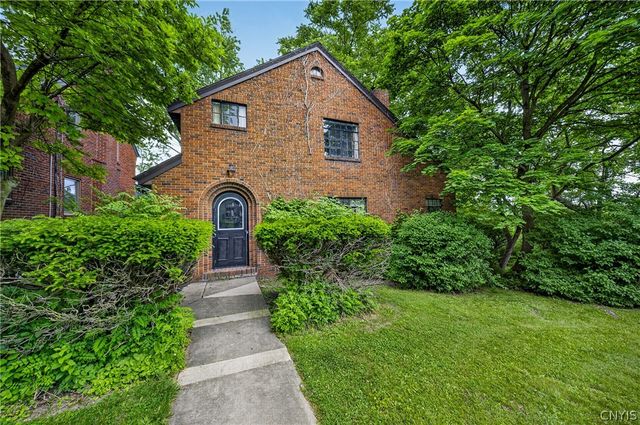 307 Demong Dr, Syracuse, NY 13214
