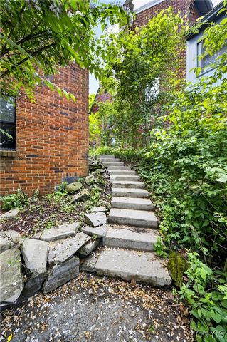 307 Demong Dr, Syracuse, NY 13214