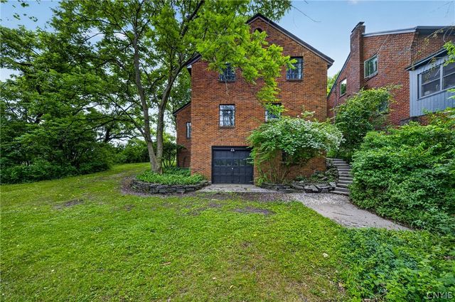 307 Demong Dr, Syracuse, NY 13214