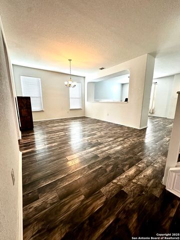 13739 Sungrove, San Antonio, TX 78245