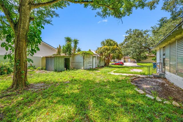 2208 N LINCOLN AVENUE, Tampa, FL 33607