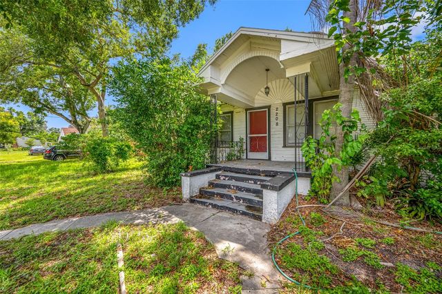 2208 N LINCOLN AVENUE, Tampa, FL 33607