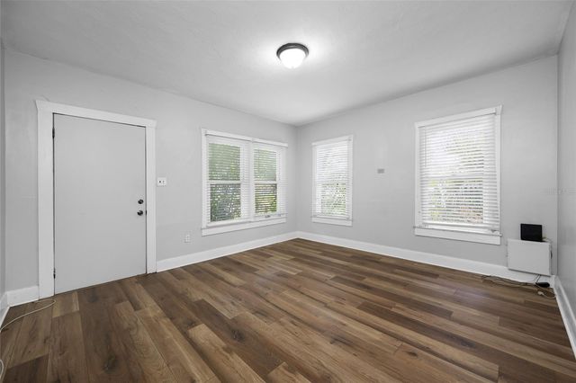 2208 N LINCOLN AVENUE, Tampa, FL 33607