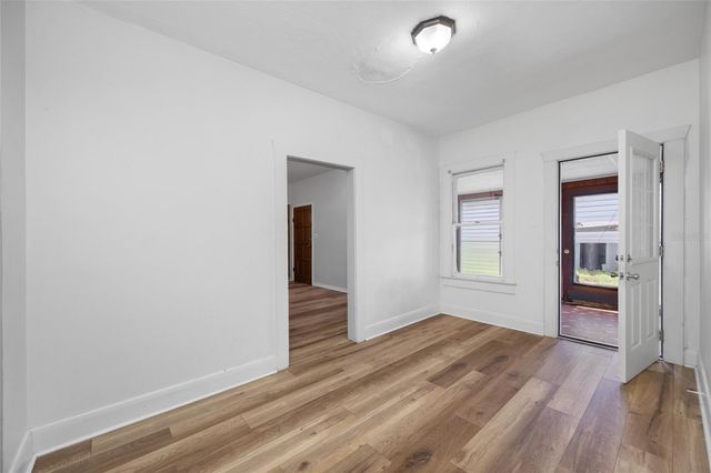 2208 N LINCOLN AVENUE, Tampa, FL 33607