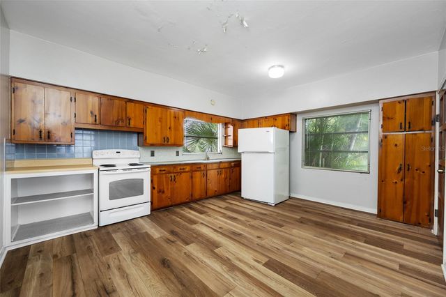 2208 N LINCOLN AVENUE, Tampa, FL 33607